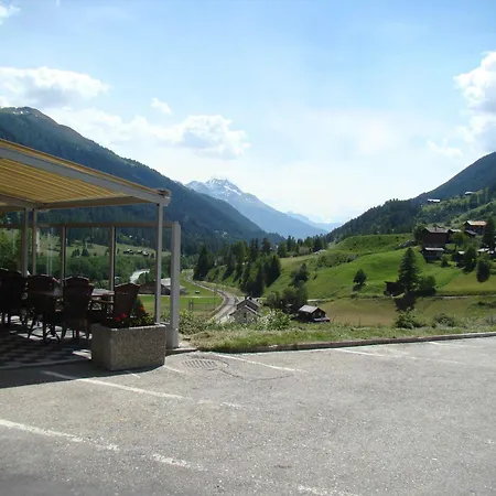 Otel Weisshorn 2*